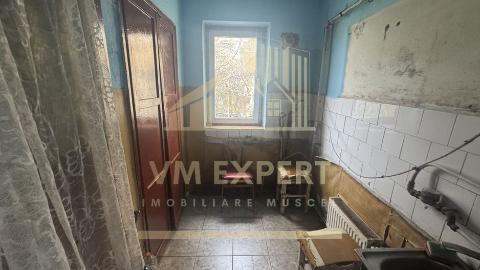 APARTAMENT 3 CAMERE PARTER CAMPULUNG - Poză 5