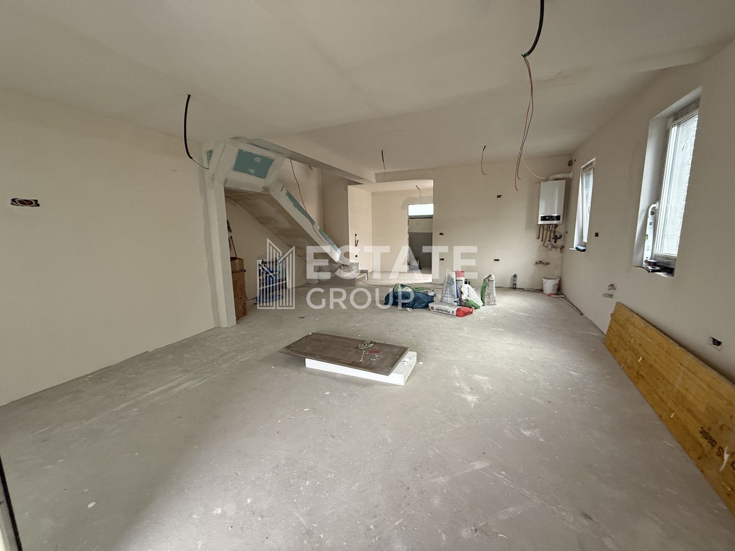 Duplex cu 4 camere despartit prin casa scarii in Mosnita Noua - Poză 4