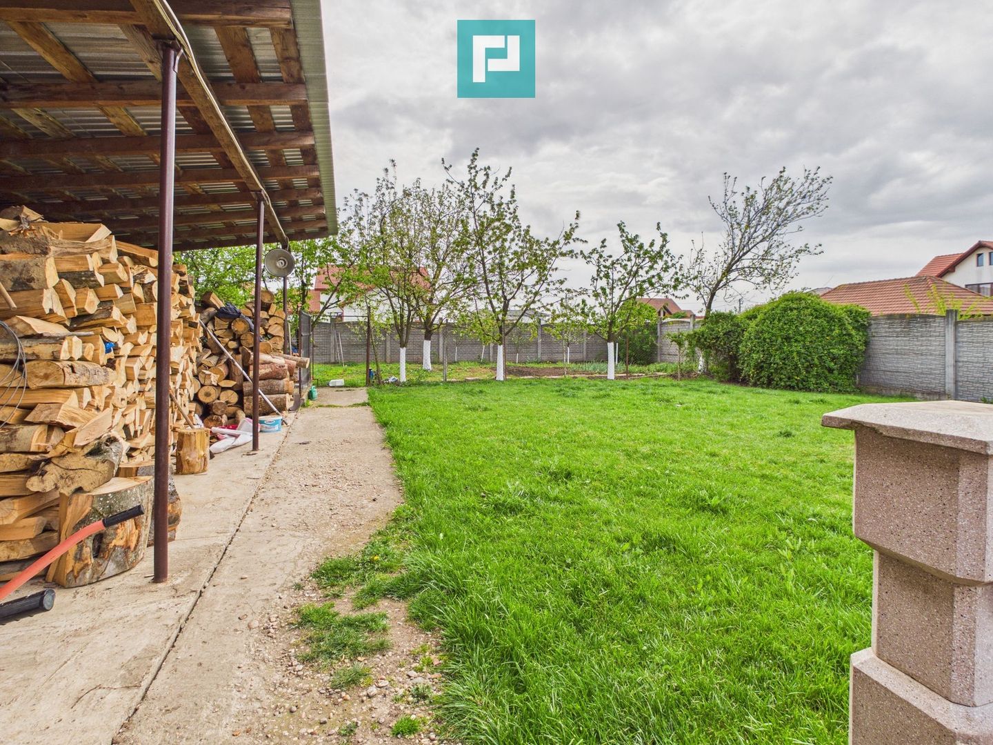 Vilă cu 6 camere și teren generos în Șagu - Poză 17