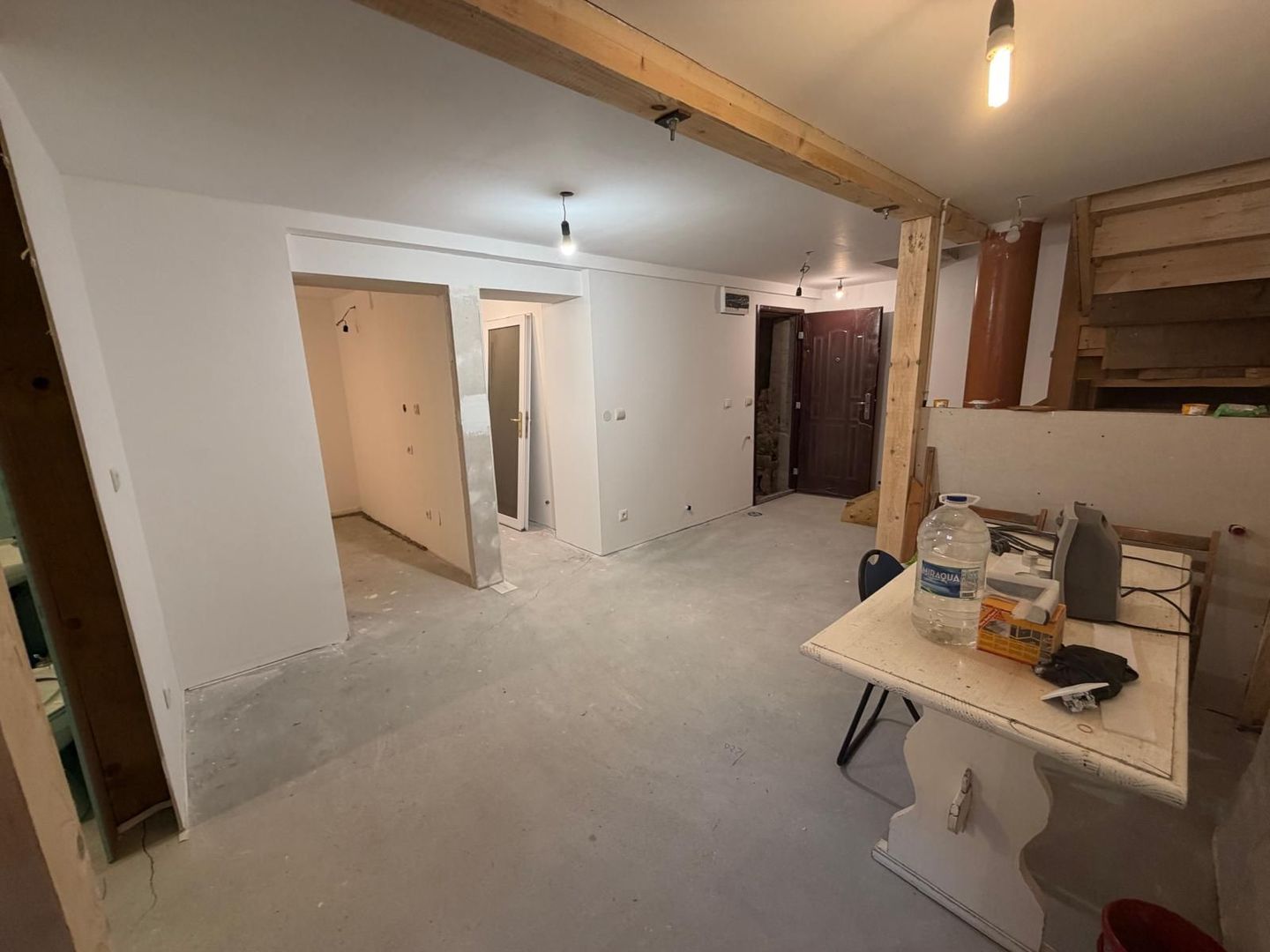 Casă de vanzare 6 camere 220 m² utili cu 376 M² teren la șosea - Poză 22
