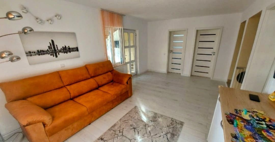 Casa individuală P+M, zonă liniștită, în Vatra veche a satului - Poză 4