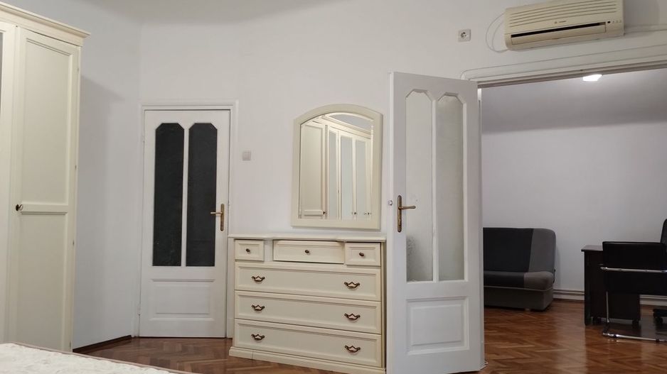 Închiriez apartament 3 camere, Calea Calarasi,renovat,centrală proprie - Poză 4