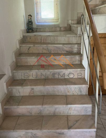 Vila de vanzare, teren 3100 mp, 7 camere, 6 grupuri sanitare, 3 CT, an 1997 - Poză 17