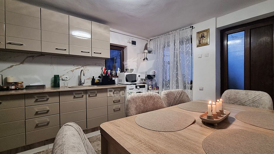 Casă funcțională, curte proprie, finisaje moderne - Poză 1