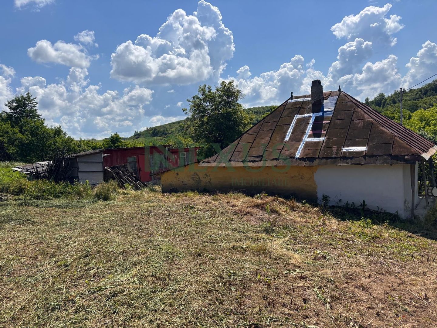 Casă bătrânească cu teren de 3.200 mp în Hertioana de Jos, jud.Bacău - Poză 20