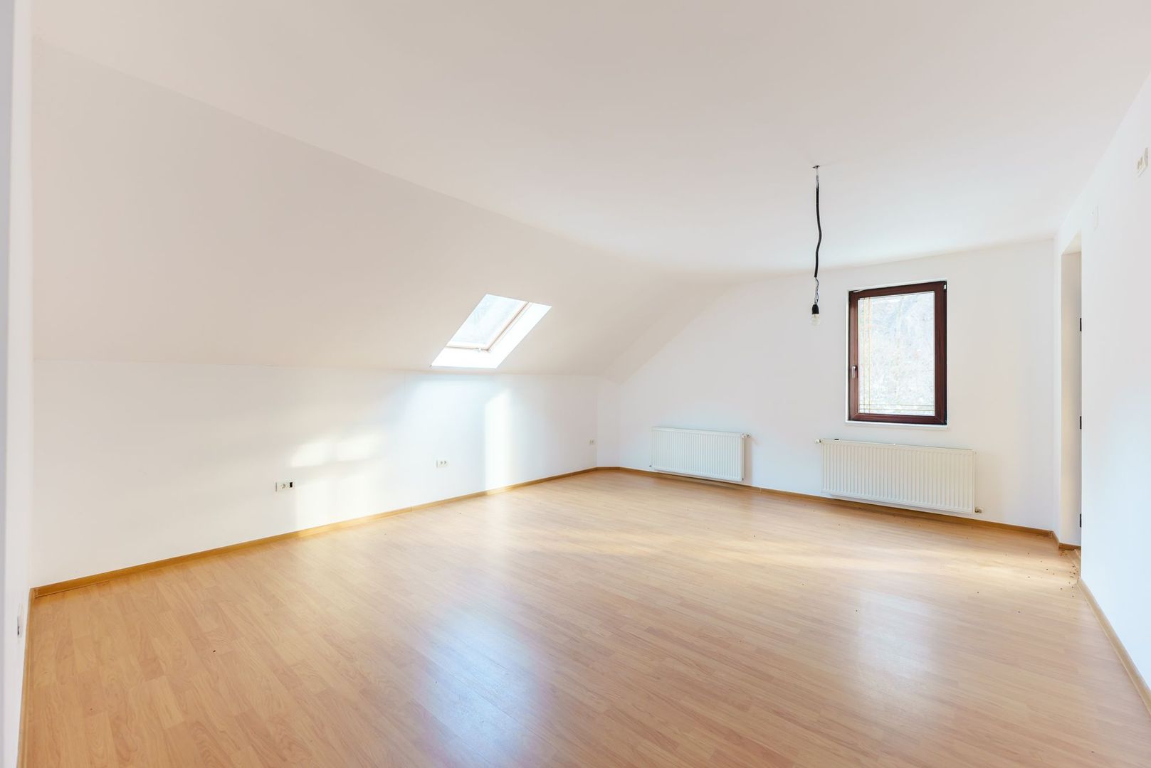 Vilă pentru investiții în Moneasa - Poză 6