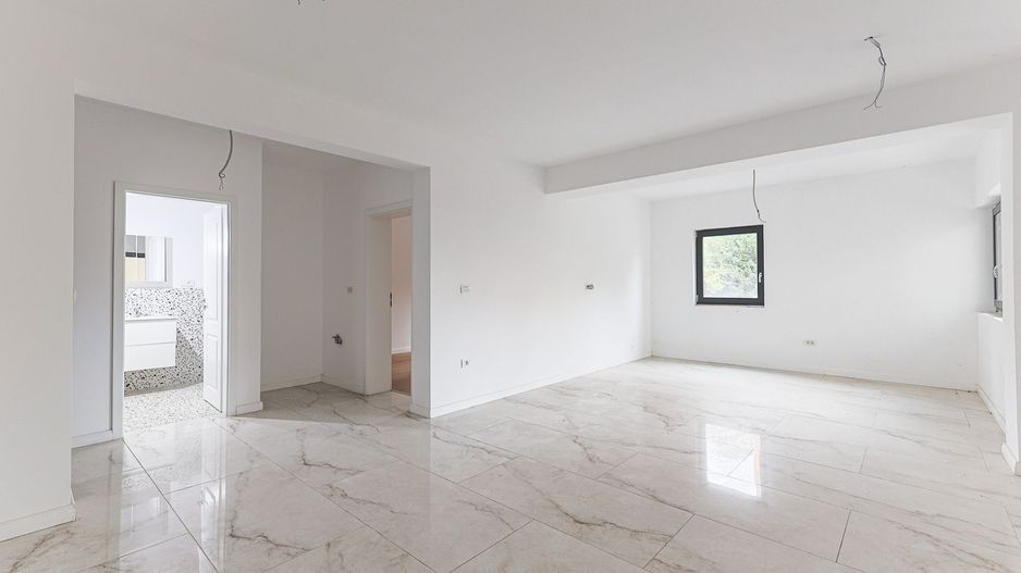 VÂNDUT! Apartament nou, ultracentral, cu loc de parcare privat - Poză 6