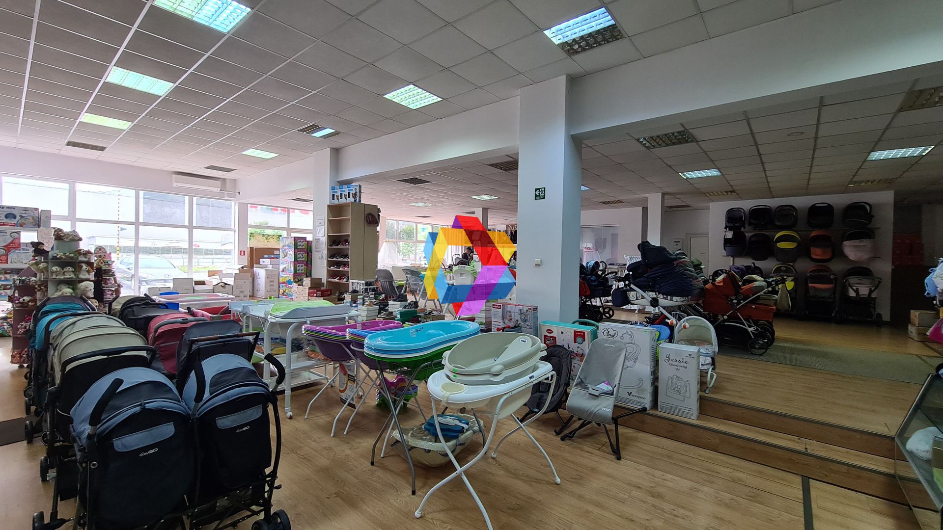 Spatiu comercial / showroom -560 mp - Poză 2