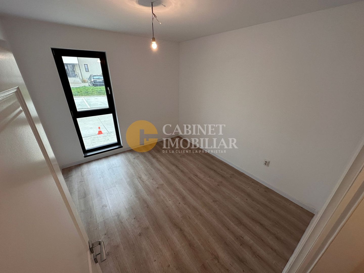 Apartament 2 Camere Decomandat 2 minute de  Aleea Tudor Neculai - Poză 5