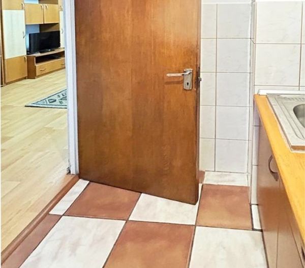 Garsoniera gata de mutare langa metrou Favorit, Drumul Tabere - Poză 5