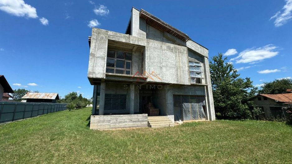 Vila deosebita, D+P+E+M, nefinalizata, 10 camere,2838m2, negociabil - Poză 17