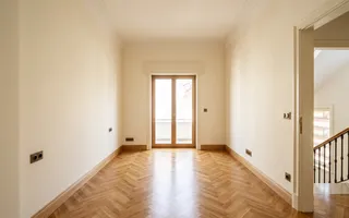 Proprietate cu farmec Art Deco în Cartierul Evreiesc cu multa verdeata - Poză 12