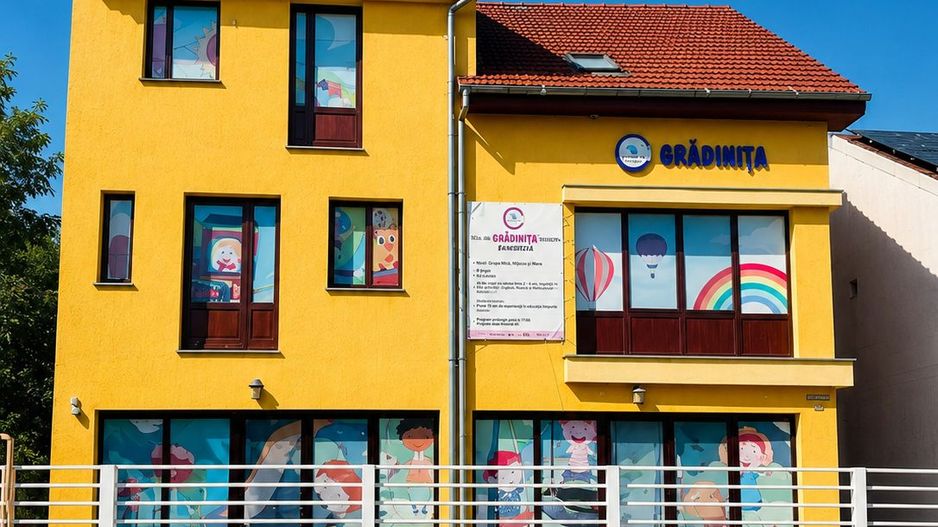 Bucovina–Mehala | 15 camere | 728 mp teren | Proprietate multifuncțională - Poză 1