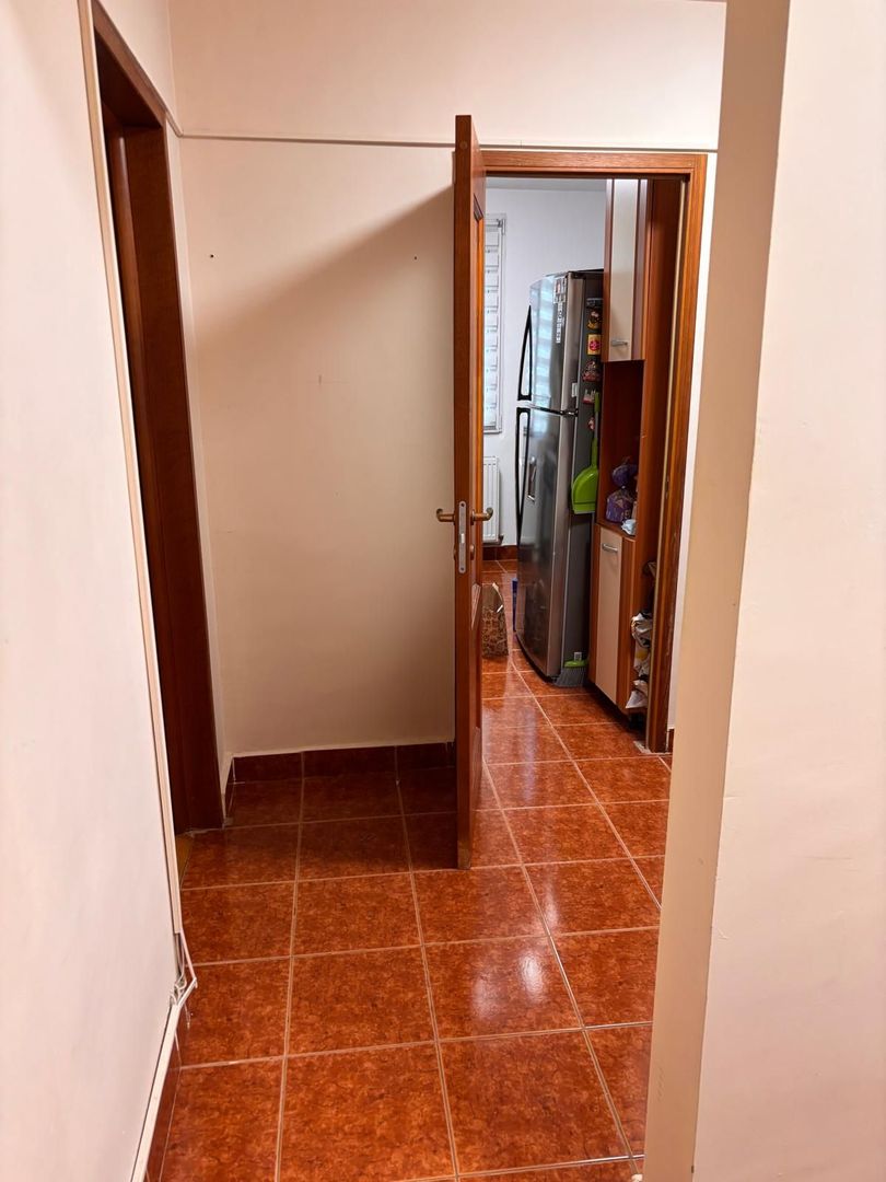Apartament 4 camere-Brancoveanu-Berceni-Loc Parcare - Poză 2