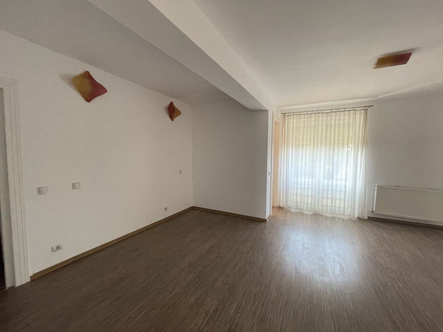 Vilă Individuală Spațioasă în Zona Iancu Nicolae - Poză 12