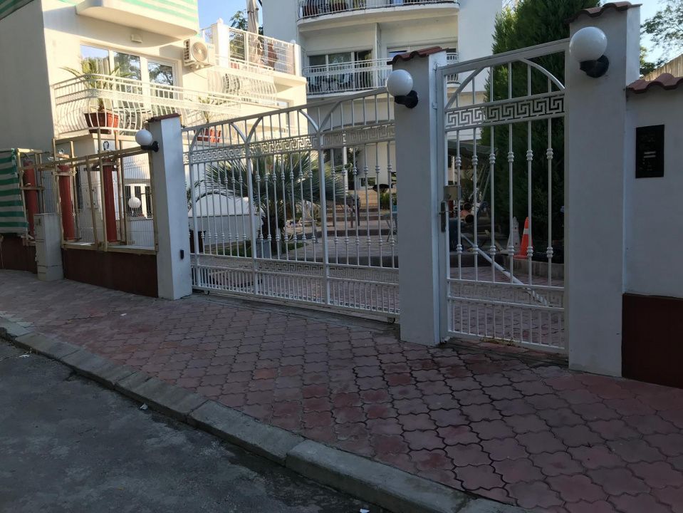 Proprietate ideală pentru locuință și afacere turistică în Eforie Nord - Poză 17