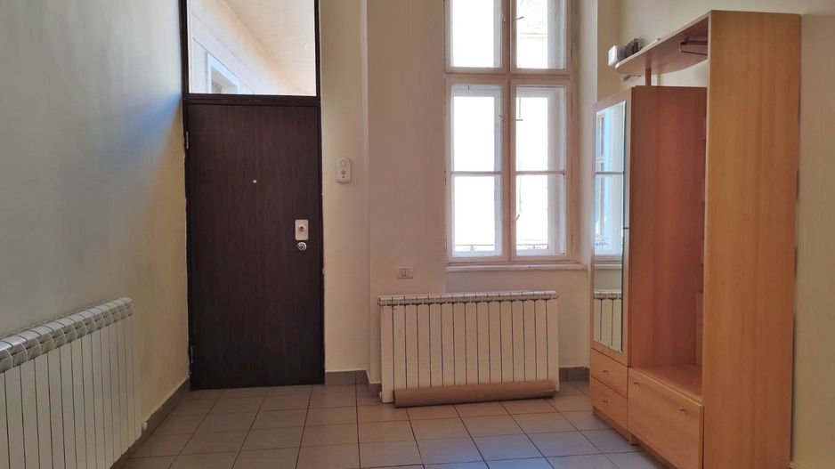 Apartament de vanzare situat ultracentral, langa Lic. E. Gojdu, Oradea - Poză 13