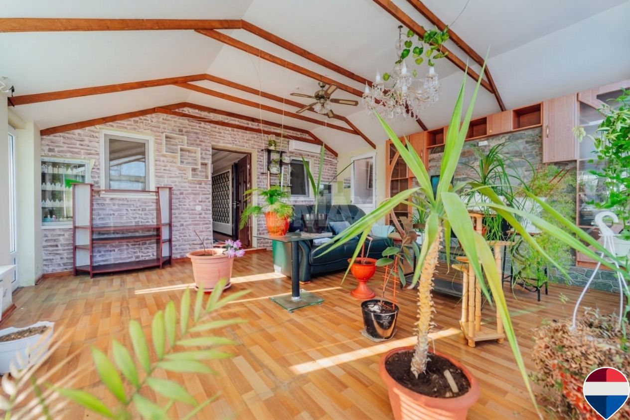 Casă de vânzare, Obileni, Hîncești ,185 m² ,16 ari, 2 garaje - Poză 16
