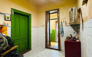 Apartament la curte comuna ULTRACENTRAL - Poză 2