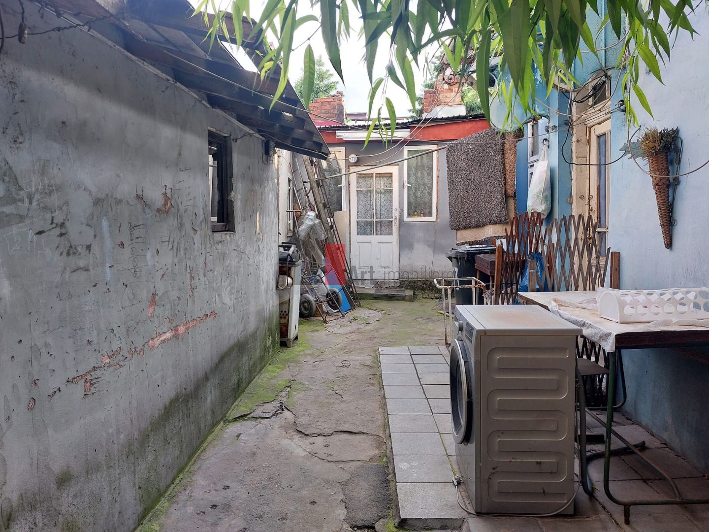 Casa "SANCO", singur curte, teren 223 mp - Poză 1