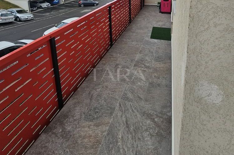 Apartament cu 2 camere, balcon de 20,45 mp, bloc nou. - Poză 8