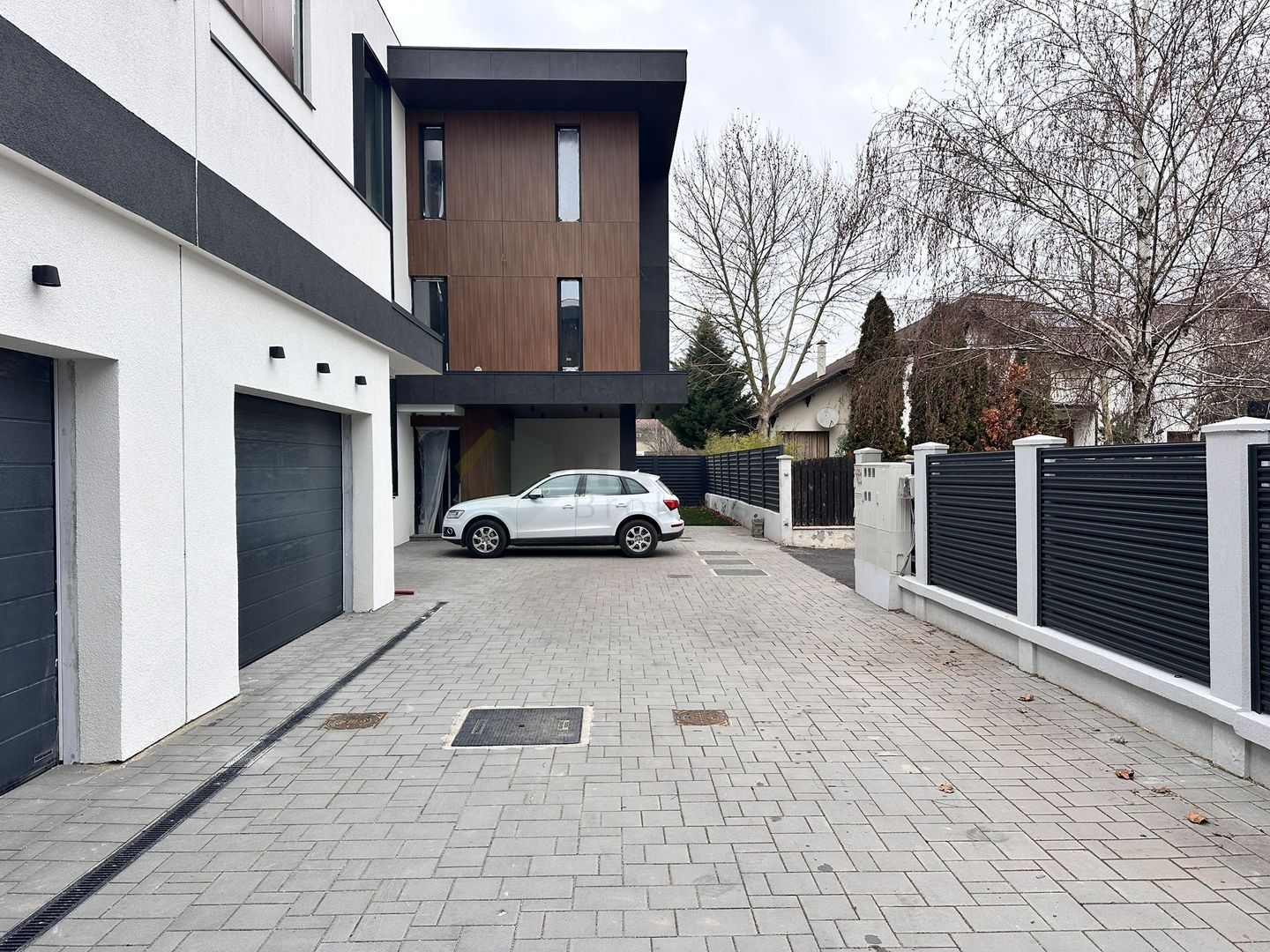 VILA IANCU NICOLAE, stil mediteranean, 5 dormitoare, 3 terase, gradina - Poză 2