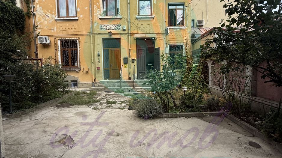 Apartament cochet vila edificata in perioada interbelica - Poză 16