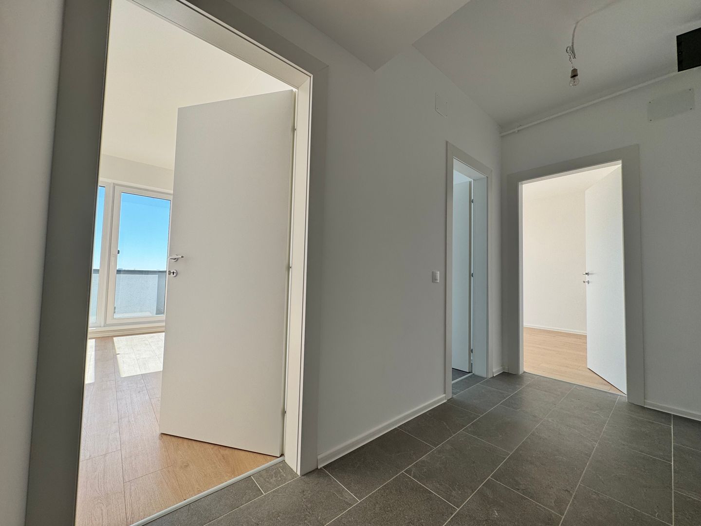 Apartament 2 camere decomandat + terasa 10mp Lacul Straulesti - Poză 4
