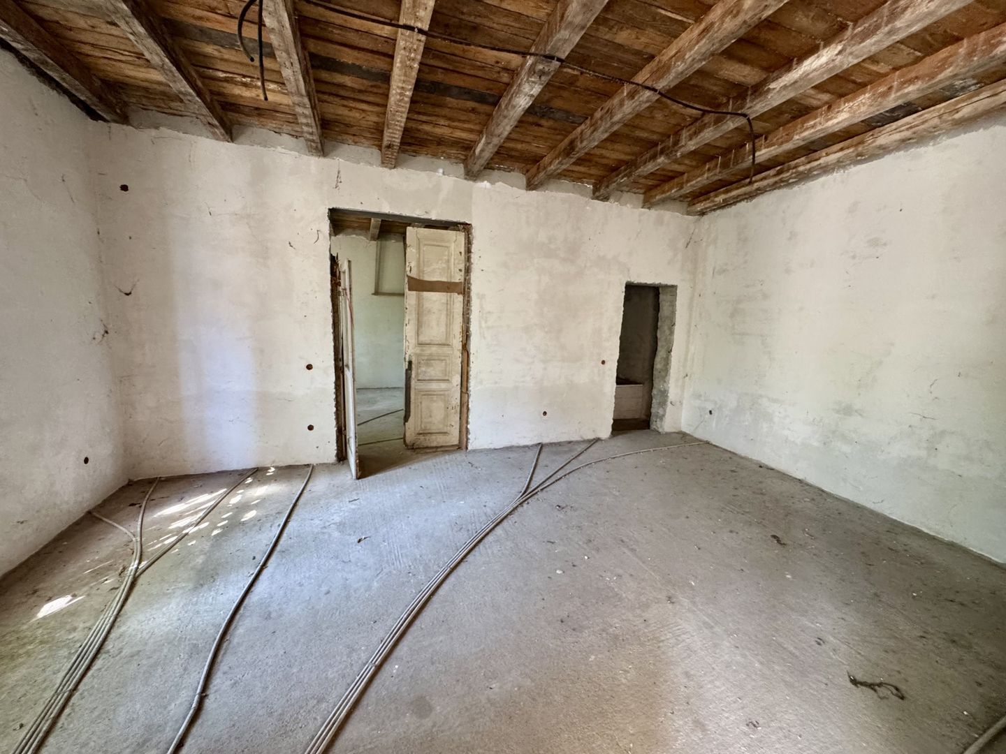 OPORTUNITATE RARA - imobil central, multifunctional, curte PROPRIE - Poză 18