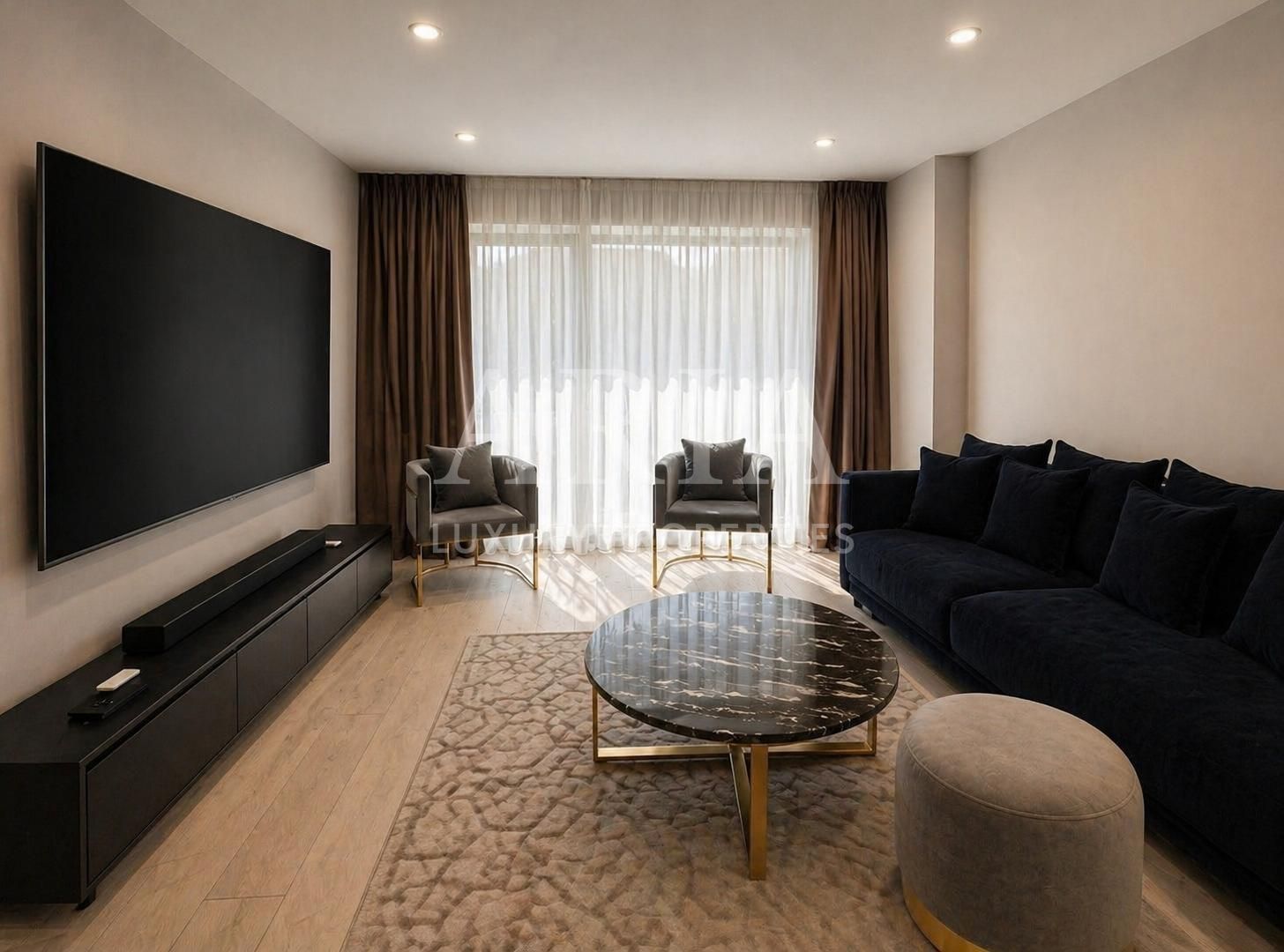 TRIANA 3 CAMERE | CURTE | PISCINA | GYM - Poză 1