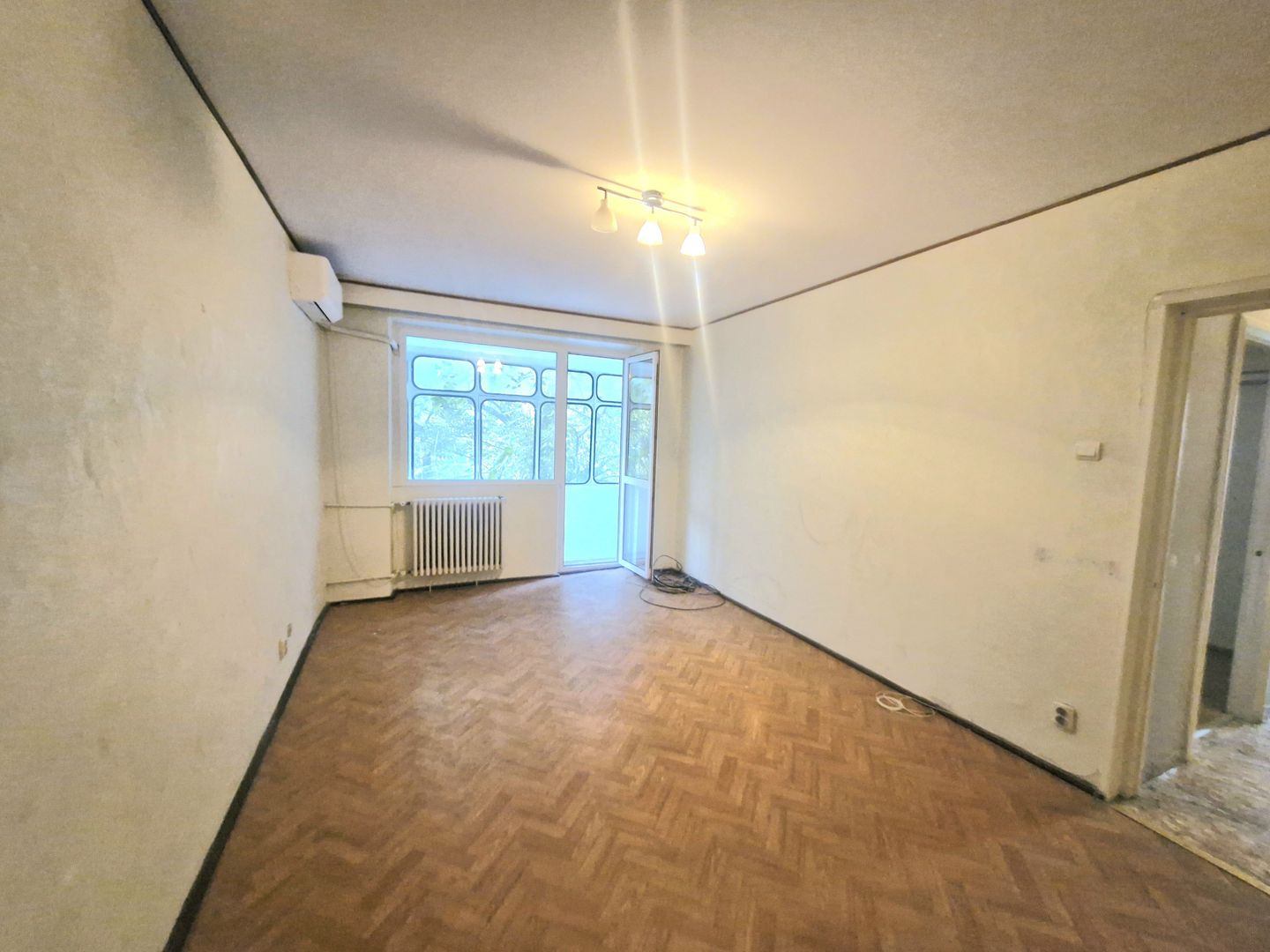 Tineretului // 71mp // nerenovat - Poză 1