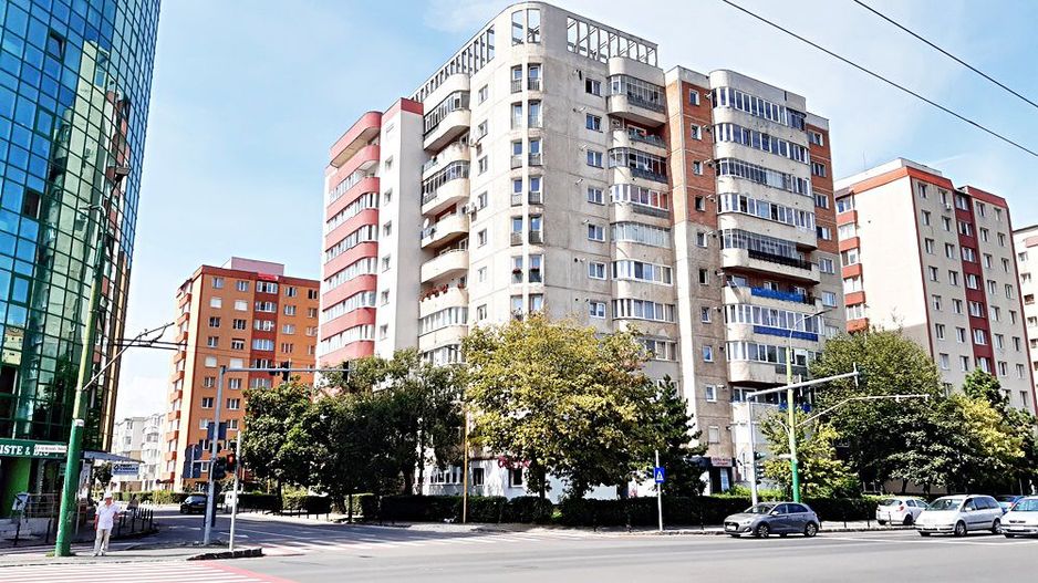 Scriitorilor, apartament de 3 camere etaj 1, pret 95000 euro neg. - Poză 1