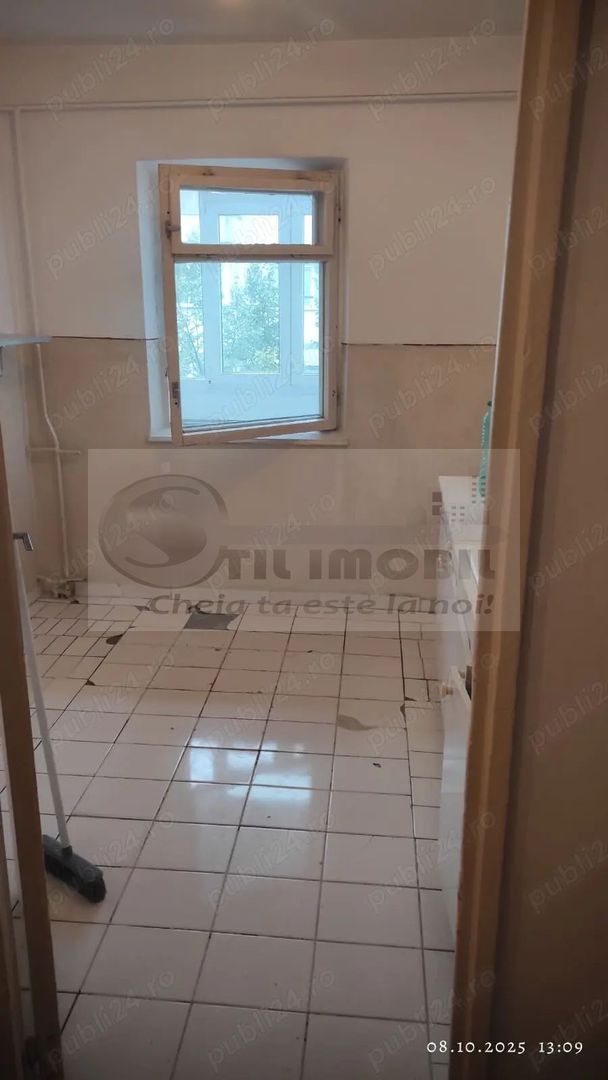 Liber, de vanzare apartament 2 camere, decomandat, Piata Cug - Poză 4