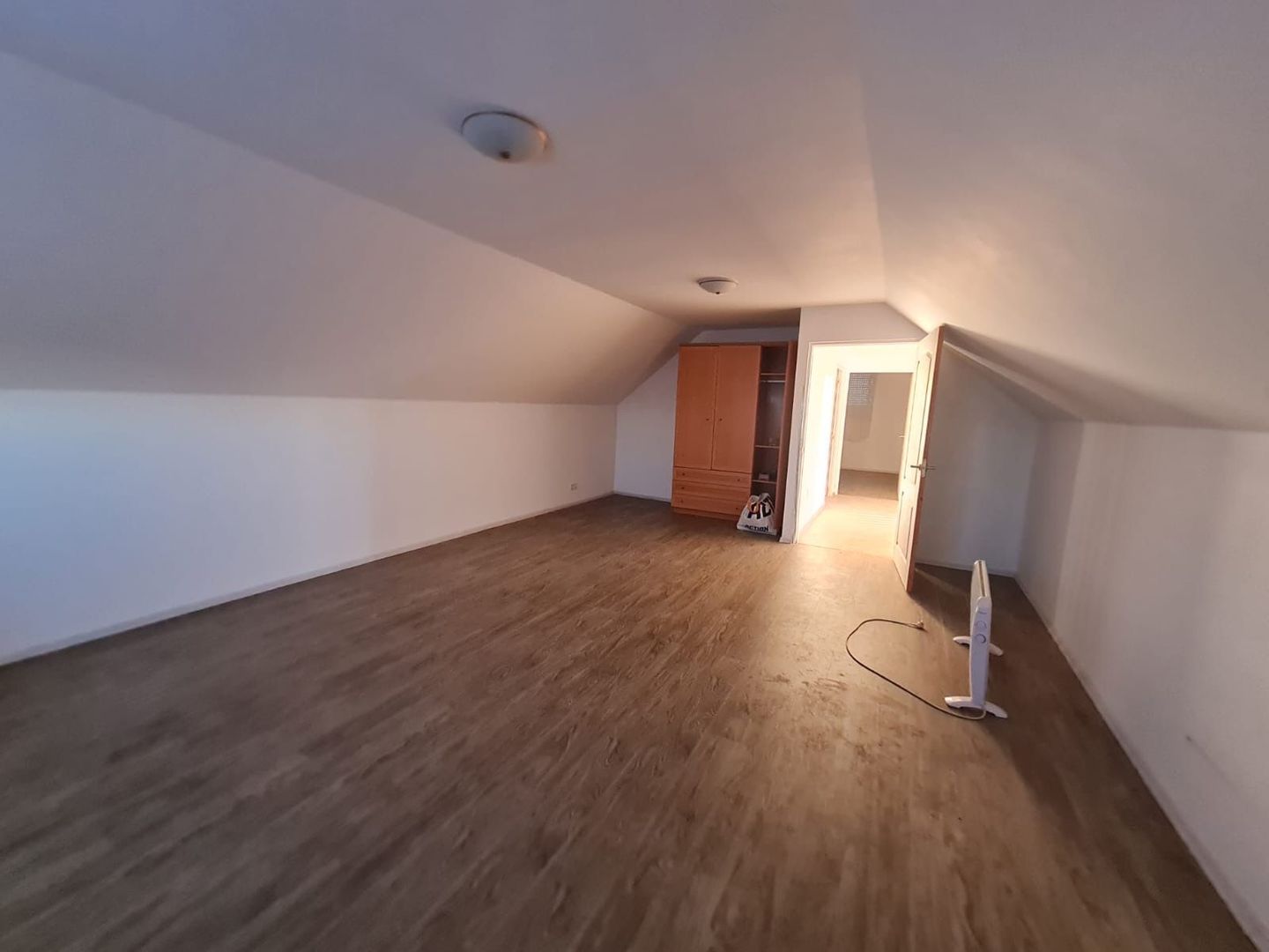 Casa cu teren de 14340 mp în Jebel/Pretabila pentru afacere - Poză 9
