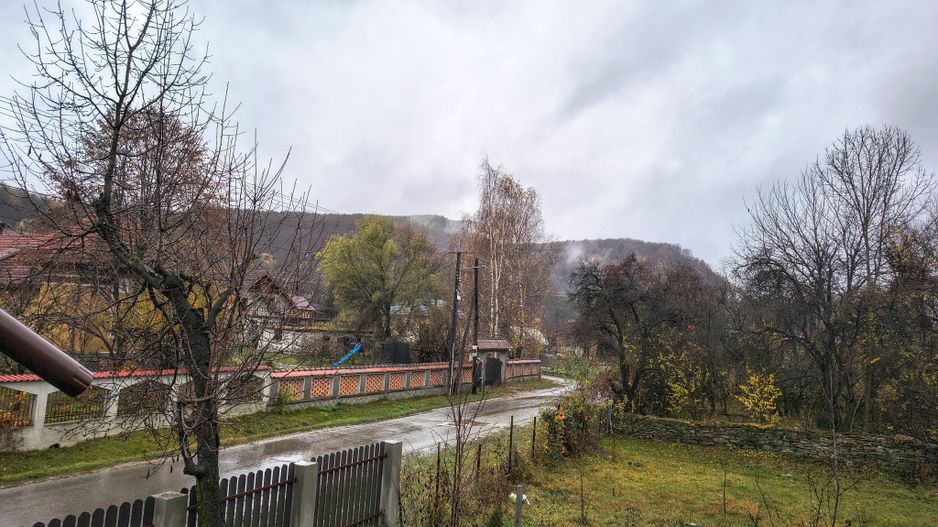 Casa de vânzare în Malu cu Flori- liniște, natura și aer curat! - Poză 14