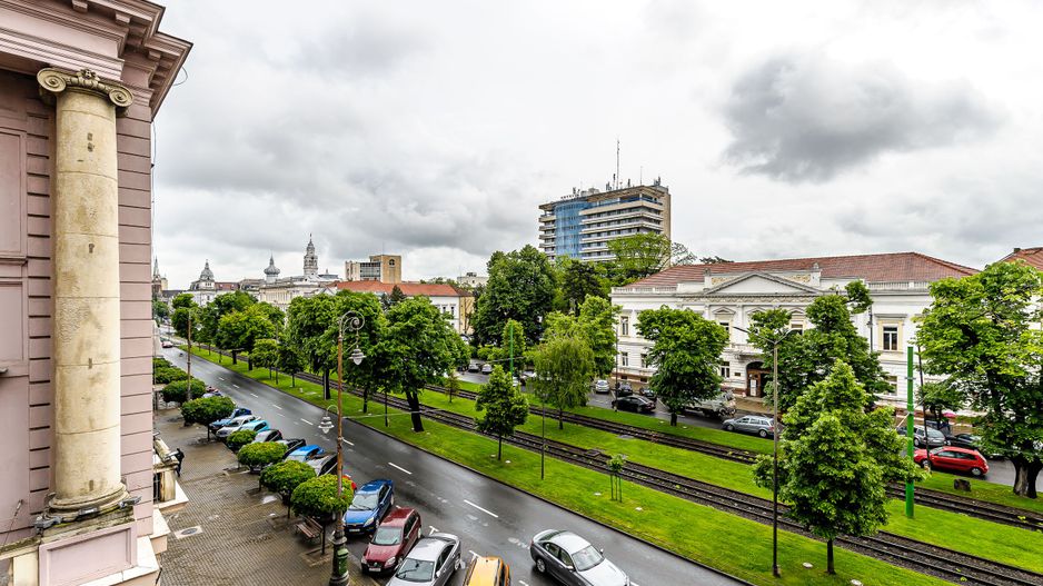 VÂNDUT! Apartament de 138 mp, Revoluției, Arad, - Poză 5