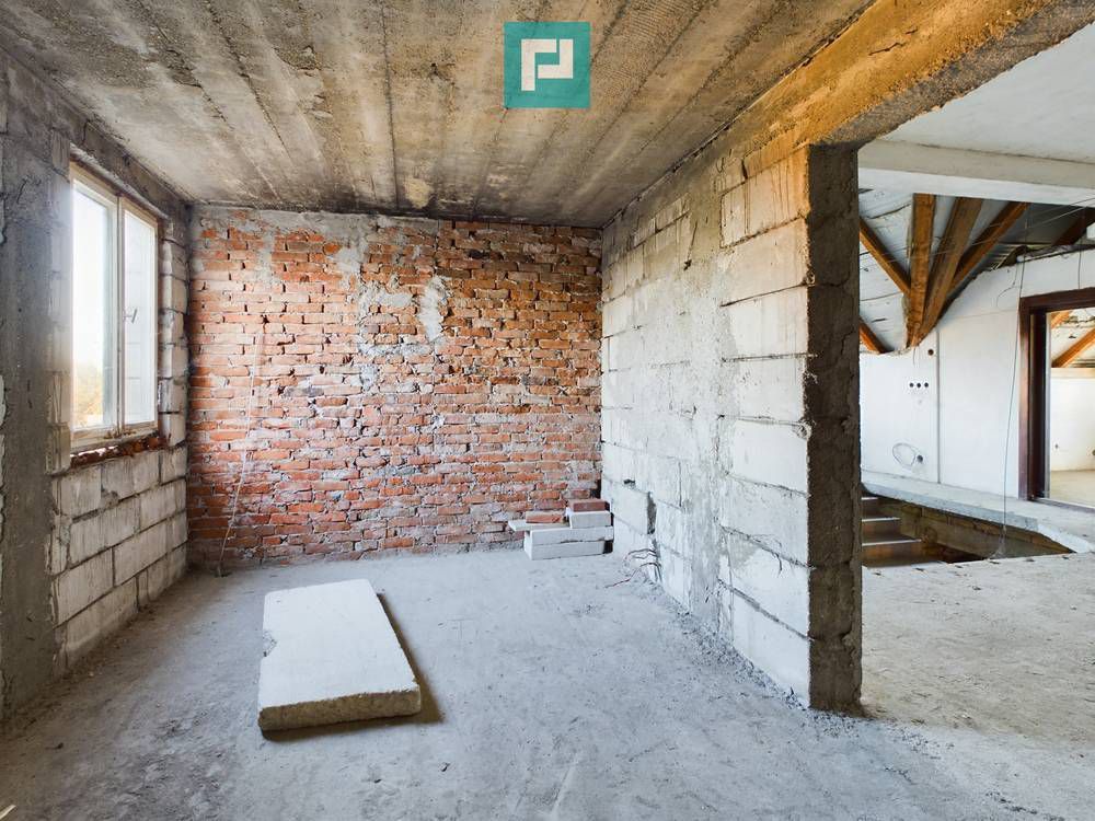 Casă/vilă cu 6 camere în Curtici - Poză 26