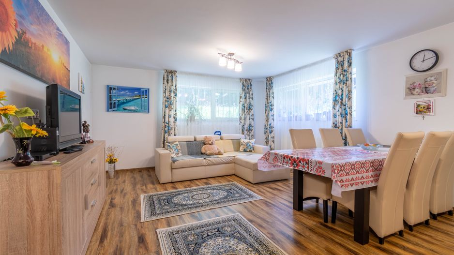 Apartament 2 camere de vanzare – Demisol - zona Campului - Poză 1