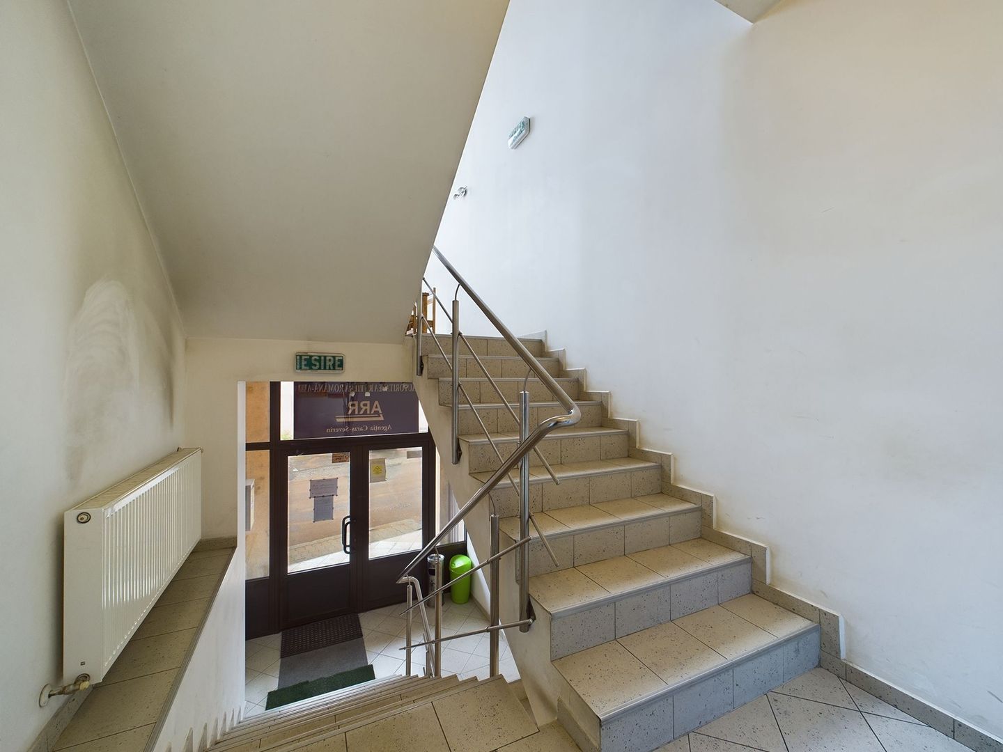 Clădire de birouri cu chiriași existenți - Poză 7