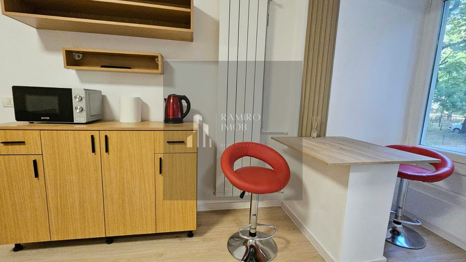 2 camere decomandat, modern| Parcare | 5 min metrou Apărătorii Patriei - Poză 3