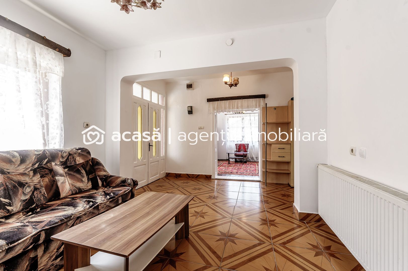 Casă cu 2 corpuri de clădire în Pecica, Arad. - Poză 9