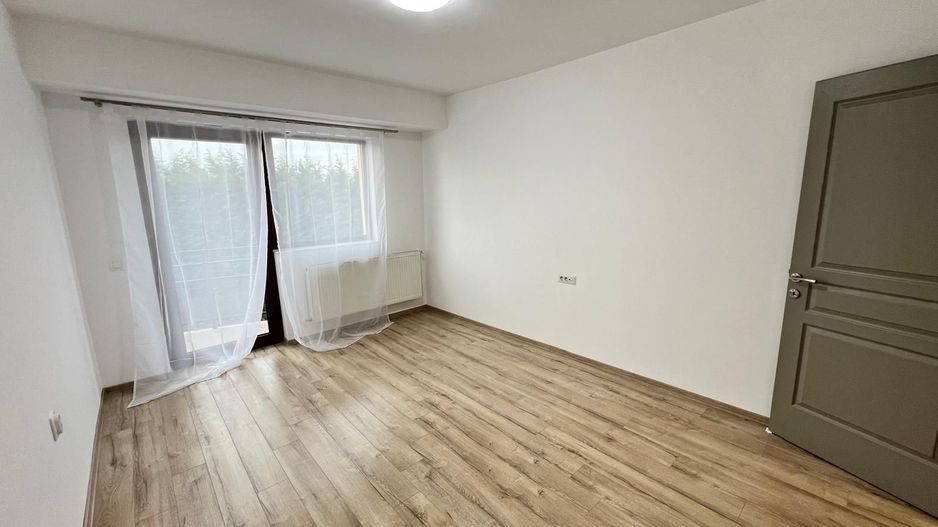 Casa cu 7 camere | 3 balcoane | Garaj | 220 mp + 80 mp curte | Cartier Panorama - Poză 13