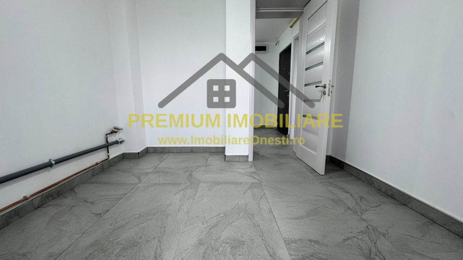 Apartament 2 Camere - Etaj 1 - Zona Mal - Renovat - Poză 12