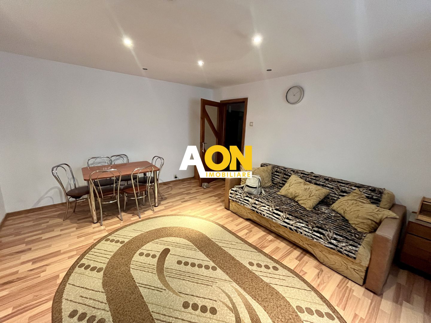 Apartament cu 3 Camere, Complet Mobilat, Zona Piață Cetate - Poză 2
