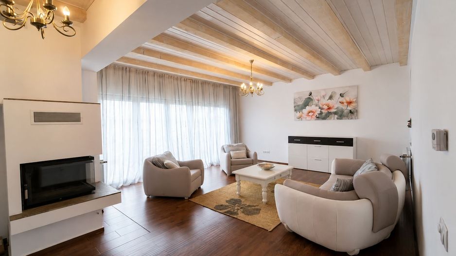 Apartament penthouse cu 5 camere | 2 băi | Terasă | Calea Dumbrăvii - Poză 1