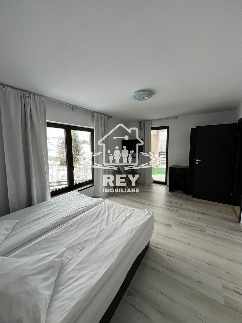 Vila / Hotel de vânzare în Păltiniș - Poză 7