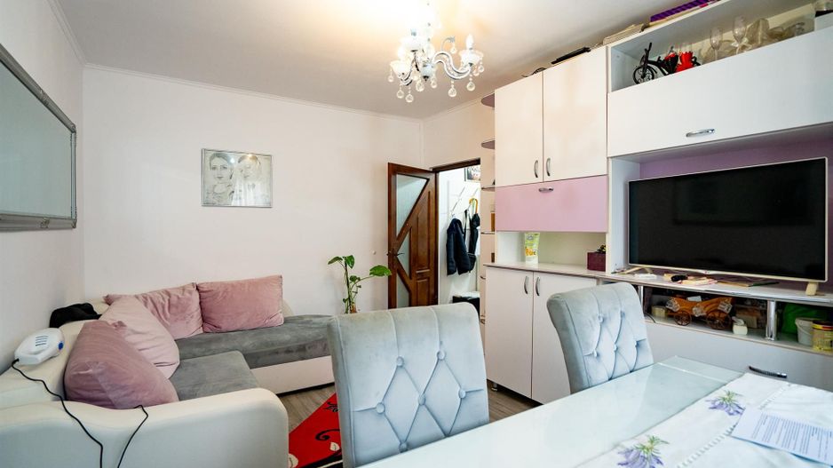 Apartament cu 2 camere semidecomandat Rogerius - Poză 2