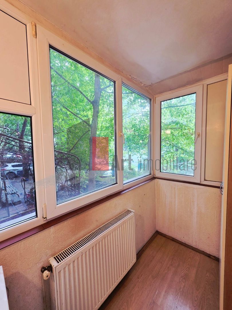 Apartament spațios cu 4 camere Crangasi - Poză 15