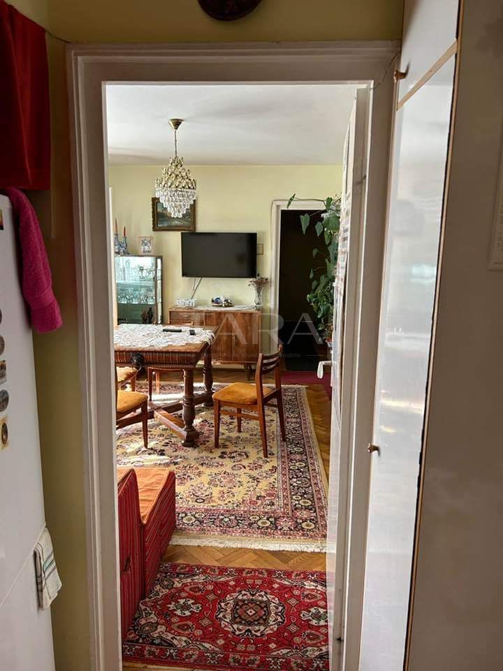 Apartament 3 camere semidecomandat în Gheorgheni - Poză 1