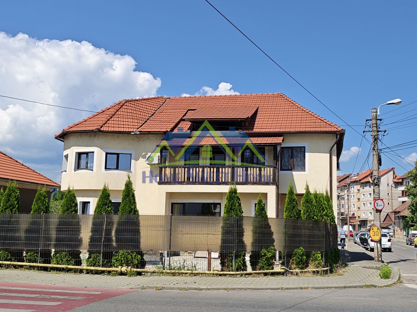 Spațiu comercial/birouri–Parter de casă, langa Cafetarie si Institut! - Poză 1